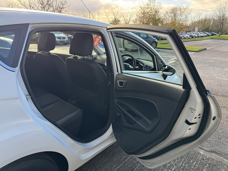 Ford 1.0T EcoBoost Zetec Hatchback 5dr Petrol Manual Euro 6 (s/s) (100 ps)