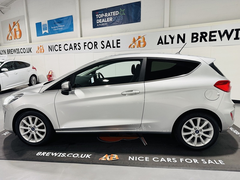 Ford 1.0T EcoBoost Titanium Hatchback 3dr Petrol Manual Euro 6 (s/s) (100 ps)