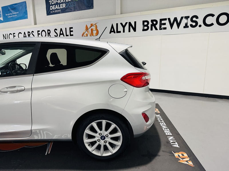 Ford 1.0T EcoBoost Titanium Hatchback 3dr Petrol Manual Euro 6 (s/s) (100 ps)