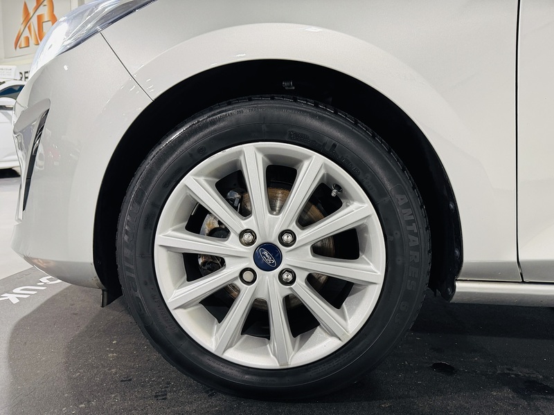 Ford 1.0T EcoBoost Titanium Hatchback 3dr Petrol Manual Euro 6 (s/s) (100 ps)