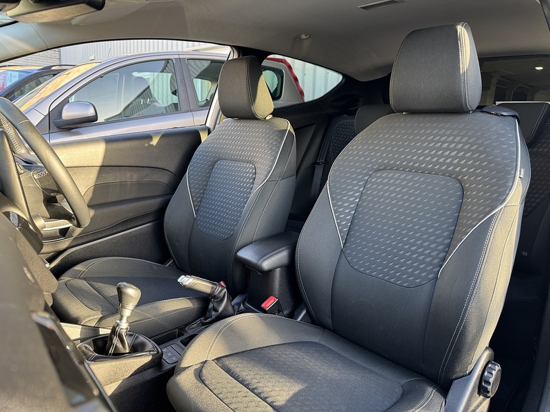 Ford 1.0T EcoBoost Titanium Hatchback 3dr Petrol Manual Euro 6 (s/s) (100 ps)