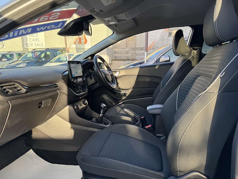 Ford 1.0T EcoBoost Titanium Hatchback 3dr Petrol Manual Euro 6 (s/s) (100 ps)