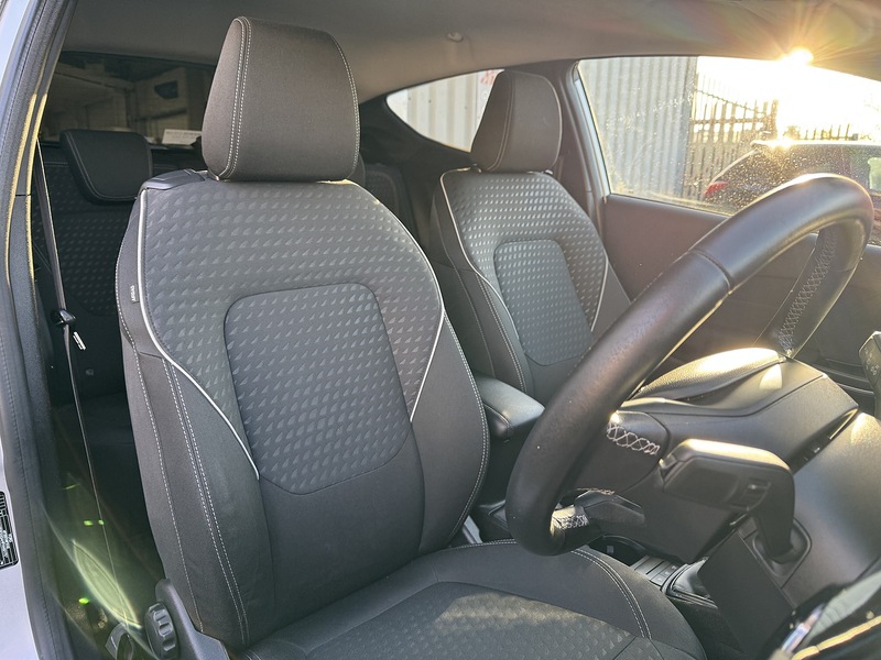 Ford 1.0T EcoBoost Titanium Hatchback 3dr Petrol Manual Euro 6 (s/s) (100 ps)