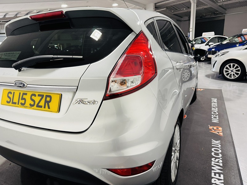 Ford 1.0T EcoBoost Titanium Hatchback 5dr Petrol Manual Euro 6 (s/s) (125 ps)