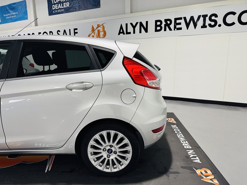 Ford 1.0T EcoBoost Titanium Hatchback 5dr Petrol Manual Euro 6 (s/s) (125 ps)