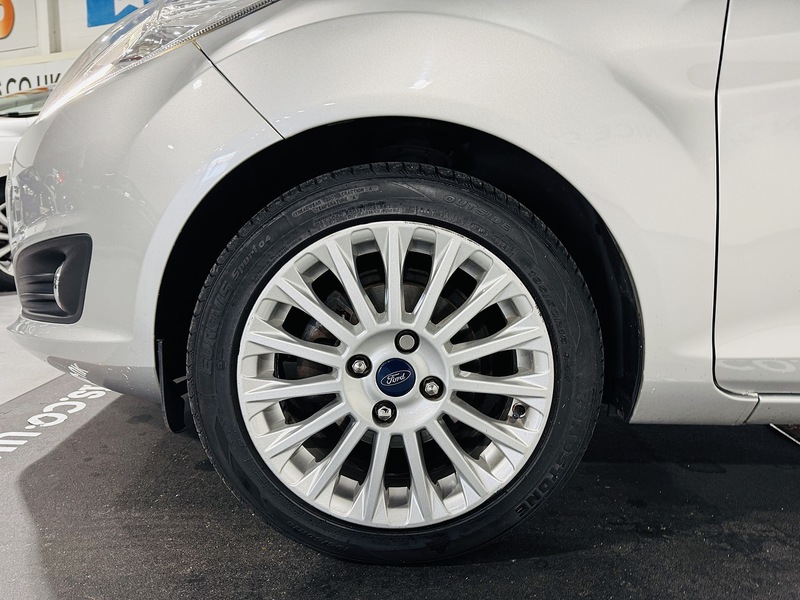 Ford 1.0T EcoBoost Titanium Hatchback 5dr Petrol Manual Euro 6 (s/s) (125 ps)