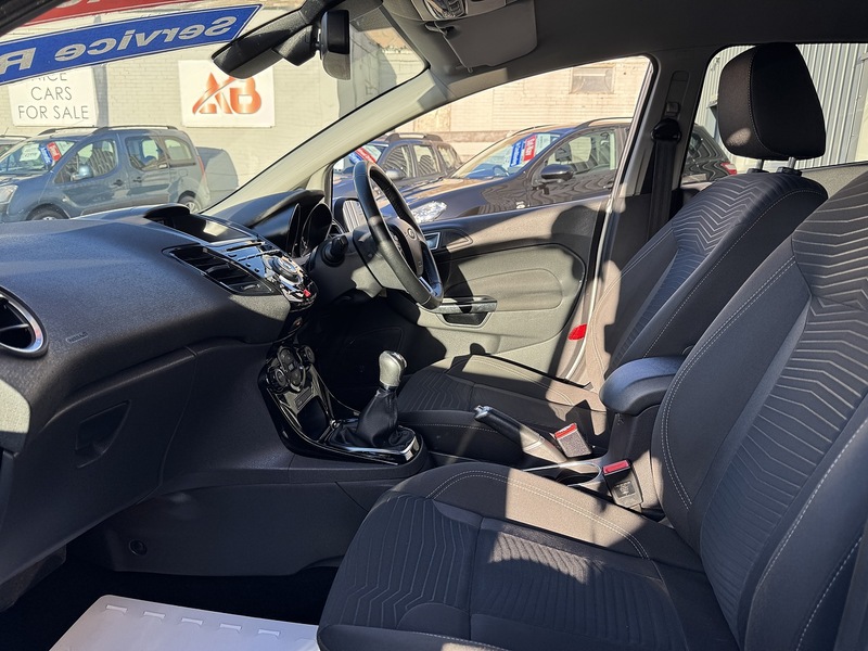 Ford 1.0T EcoBoost Titanium Hatchback 5dr Petrol Manual Euro 6 (s/s) (125 ps)