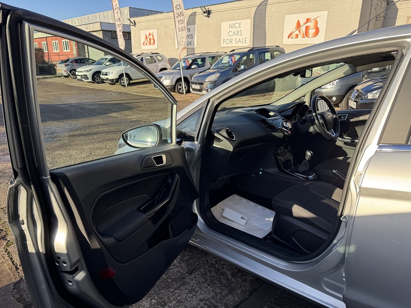 Ford 1.0T EcoBoost Titanium Hatchback 5dr Petrol Manual Euro 6 (s/s) (125 ps)