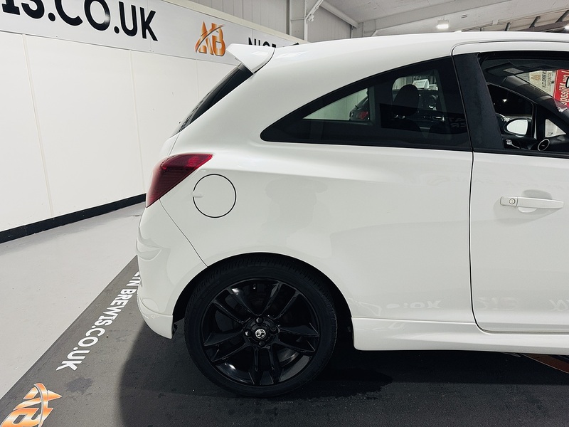 Vauxhall 1.2 16V Limited Edition Hatchback 3dr Petrol Manual Euro 5 (85 ps)