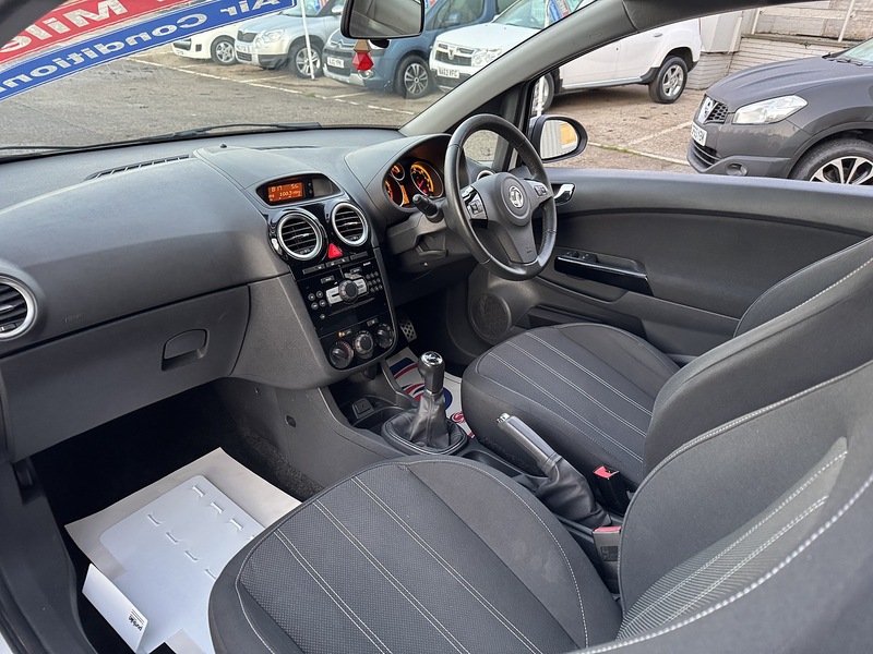 Vauxhall 1.2 16V Limited Edition Hatchback 3dr Petrol Manual Euro 5 (85 ps)