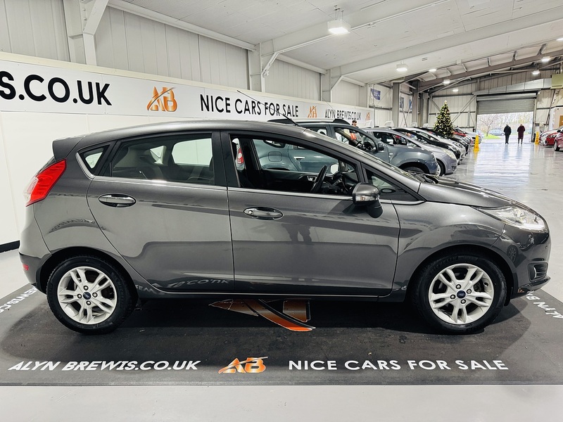 Ford 1.0T EcoBoost Zetec Hatchback 5dr Petrol Manual Euro 6 (s/s) (100 ps)