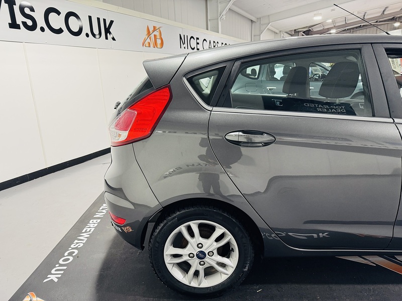 Ford 1.0T EcoBoost Zetec Hatchback 5dr Petrol Manual Euro 6 (s/s) (100 ps)