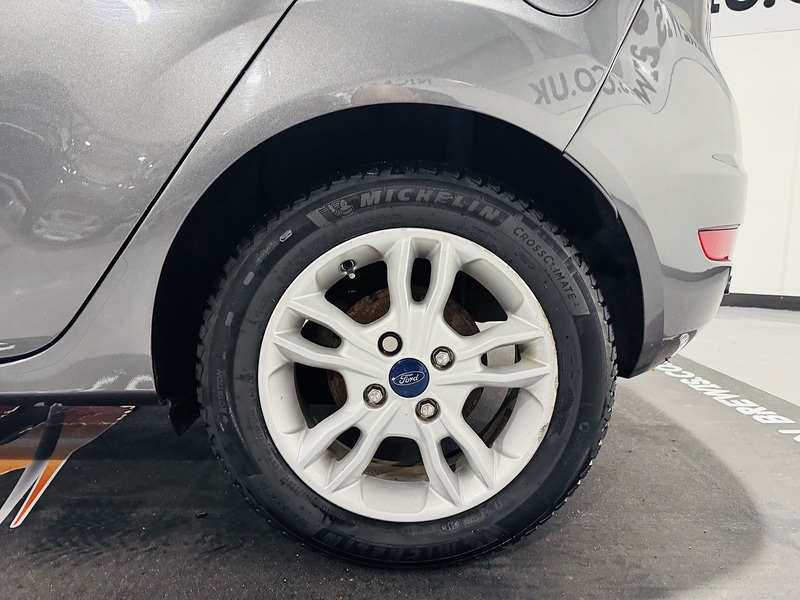 Ford 1.0T EcoBoost Zetec Hatchback 5dr Petrol Manual Euro 6 (s/s) (100 ps)