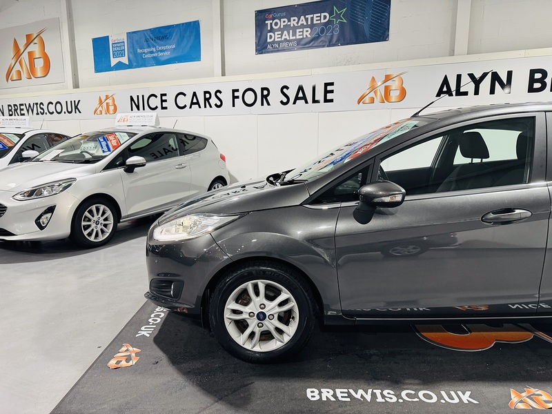 Ford 1.0T EcoBoost Zetec Hatchback 5dr Petrol Manual Euro 6 (s/s) (100 ps)