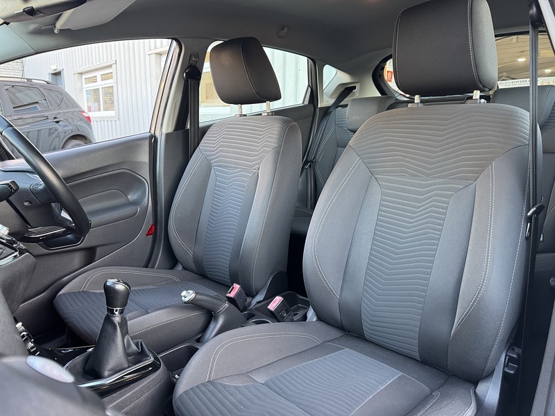 Ford 1.0T EcoBoost Zetec Hatchback 5dr Petrol Manual Euro 6 (s/s) (100 ps)