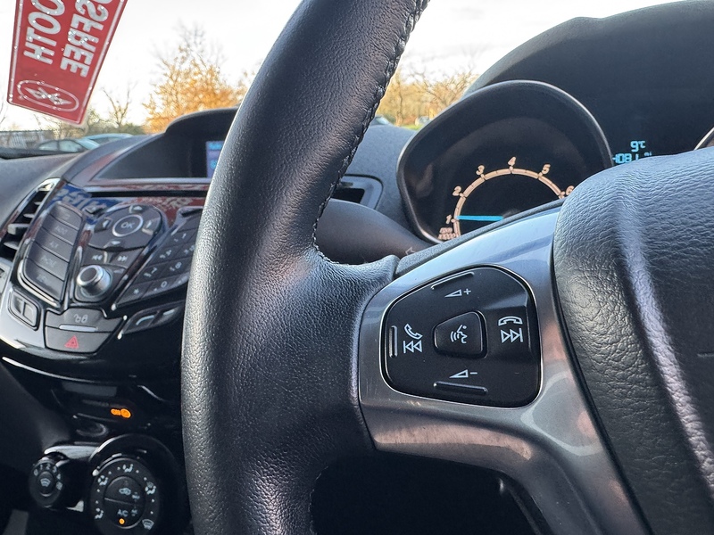 Ford 1.0T EcoBoost Zetec Hatchback 5dr Petrol Manual Euro 6 (s/s) (100 ps)