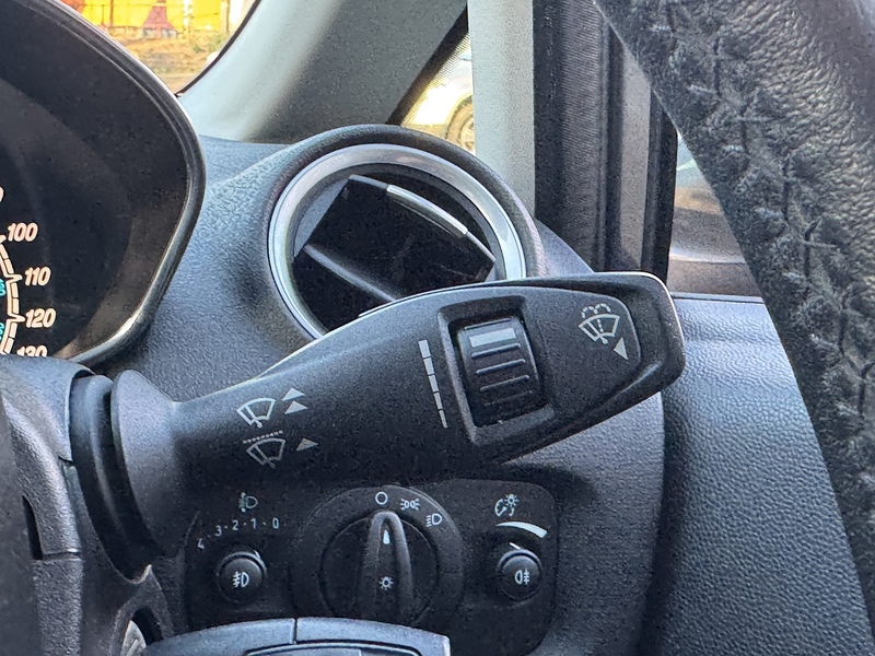 Ford 1.0T EcoBoost Zetec Hatchback 5dr Petrol Manual Euro 6 (s/s) (100 ps)