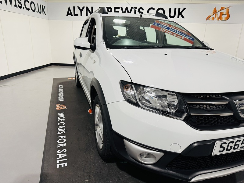 Dacia 1.5 dCi Laureate Hatchback 5dr Diesel Manual Euro 6 (s/s) (90 ps)