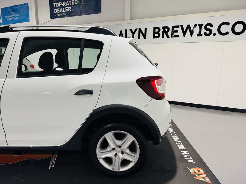 Dacia 1.5 dCi Laureate Hatchback 5dr Diesel Manual Euro 6 (s/s) (90 ps)