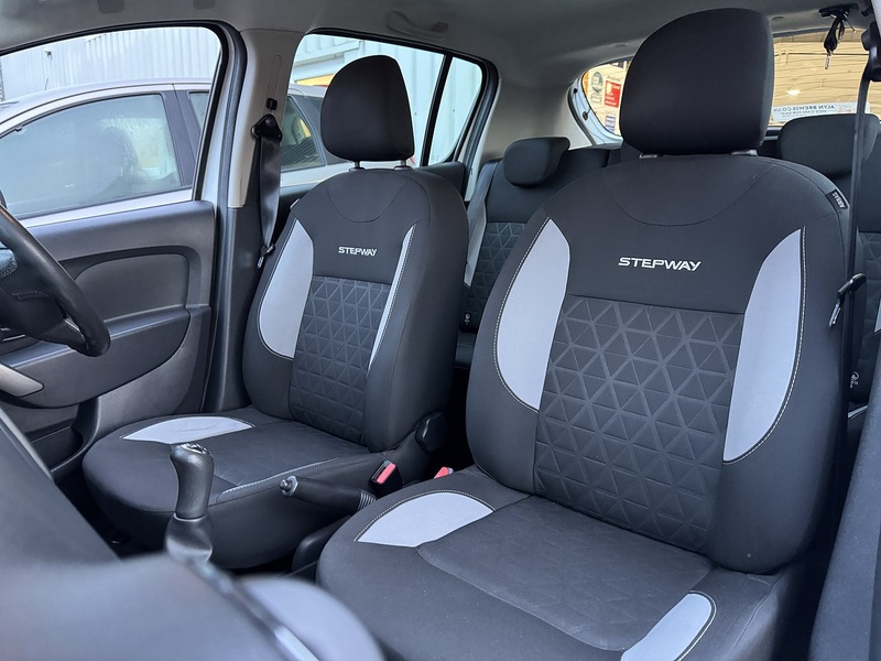 Dacia 1.5 dCi Laureate Hatchback 5dr Diesel Manual Euro 6 (s/s) (90 ps)