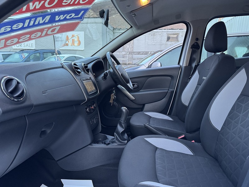 Dacia 1.5 dCi Laureate Hatchback 5dr Diesel Manual Euro 6 (s/s) (90 ps)