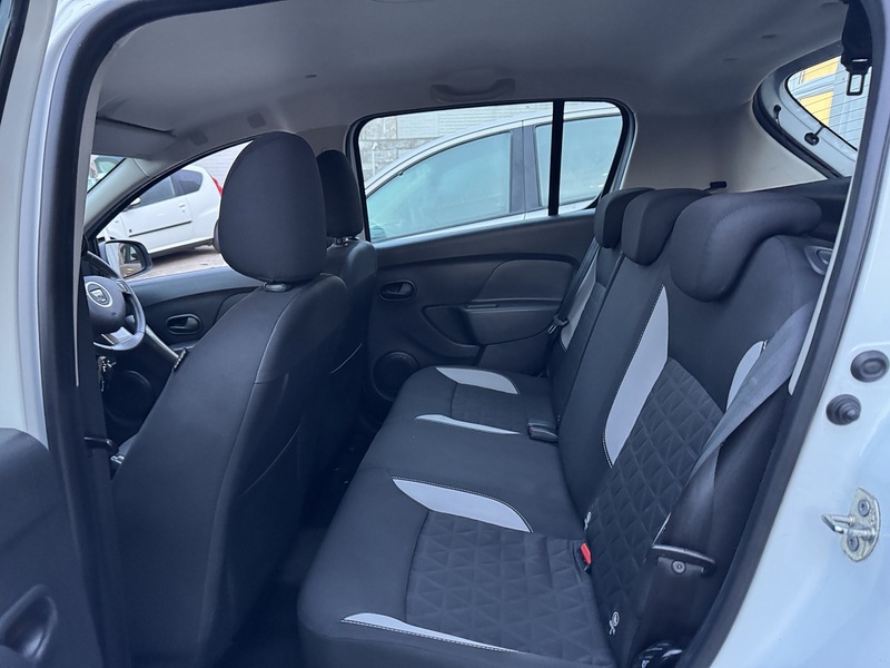 Dacia 1.5 dCi Laureate Hatchback 5dr Diesel Manual Euro 6 (s/s) (90 ps)