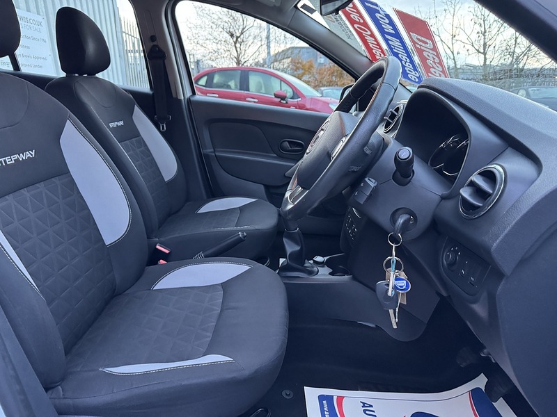 Dacia 1.5 dCi Laureate Hatchback 5dr Diesel Manual Euro 6 (s/s) (90 ps)