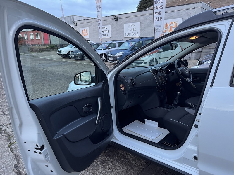 Dacia 1.5 dCi Laureate Hatchback 5dr Diesel Manual Euro 6 (s/s) (90 ps)