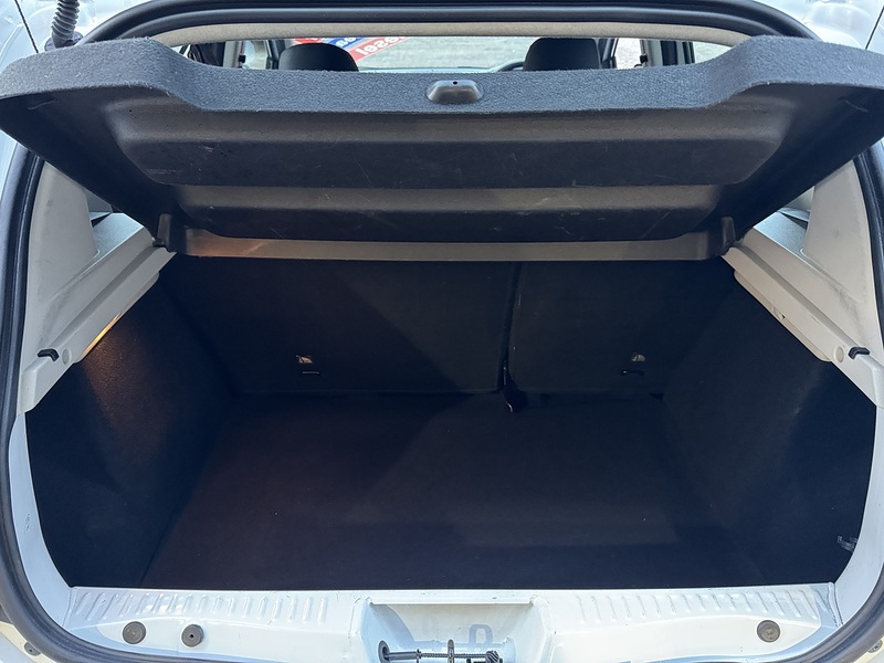 Dacia 1.5 dCi Laureate Hatchback 5dr Diesel Manual Euro 6 (s/s) (90 ps)