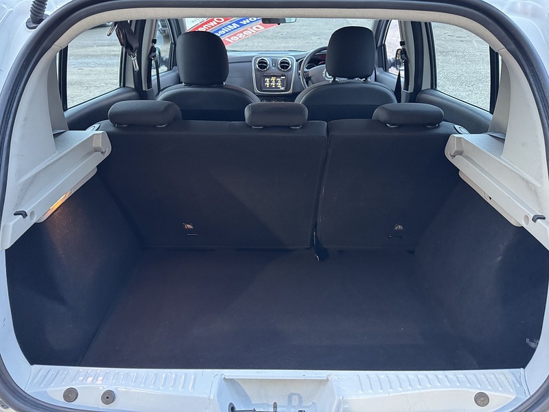 Dacia 1.5 dCi Laureate Hatchback 5dr Diesel Manual Euro 6 (s/s) (90 ps)