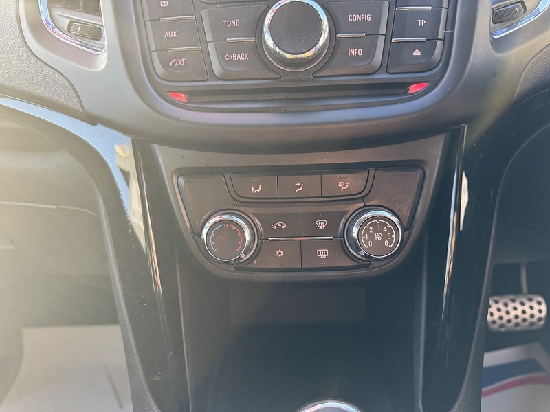 Vauxhall 2.0 CDTi SRi MPV 5dr Diesel Auto Euro 5 (165 ps)