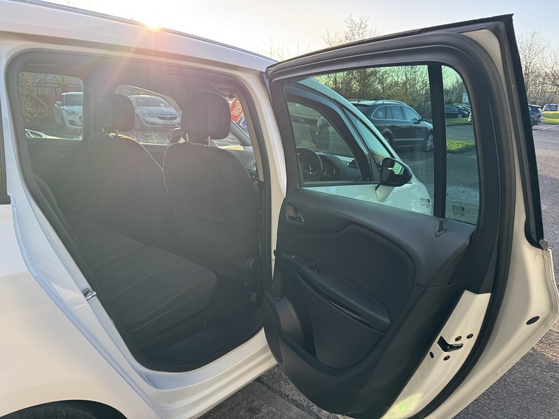 Vauxhall 2.0 CDTi SRi MPV 5dr Diesel Auto Euro 5 (165 ps)