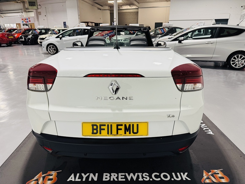 Renault 1.4 TCe Dynamique TomTom Convertible 2dr Petrol Manual Euro 5 (130 ps)