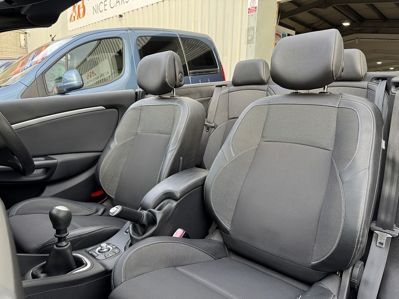 Renault 1.4 TCe Dynamique TomTom Convertible 2dr Petrol Manual Euro 5 (130 ps)