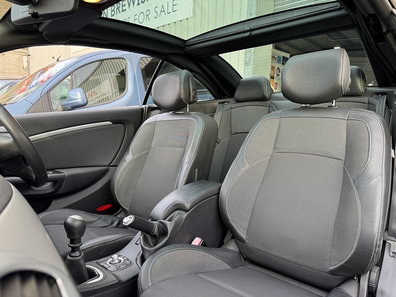 Renault 1.4 TCe Dynamique TomTom Convertible 2dr Petrol Manual Euro 5 (130 ps)