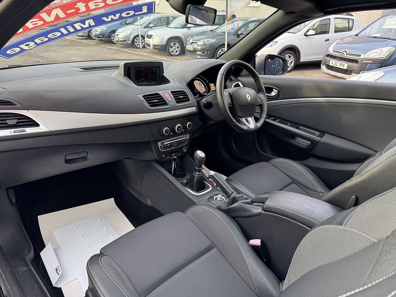 Renault 1.4 TCe Dynamique TomTom Convertible 2dr Petrol Manual Euro 5 (130 ps)