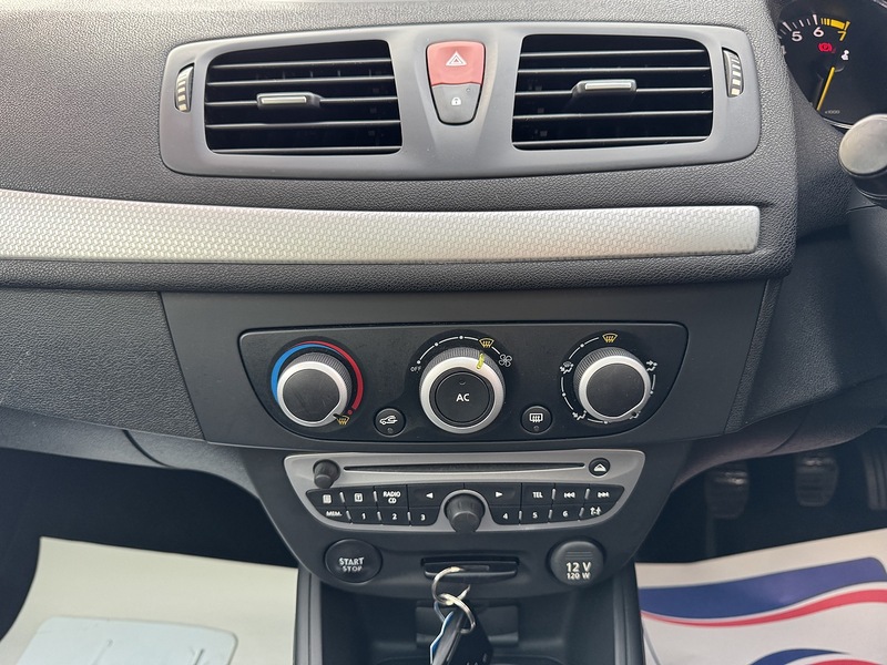 Renault 1.4 TCe Dynamique TomTom Convertible 2dr Petrol Manual Euro 5 (130 ps)