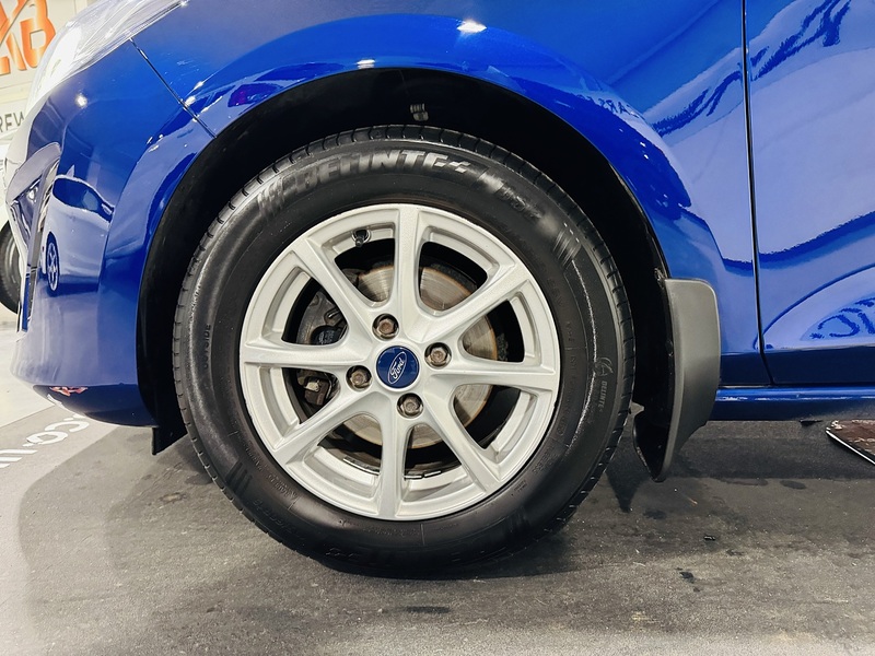 Ford 1.0T EcoBoost Zetec Hatchback 5dr Petrol Manual Euro 6 (s/s) (100 ps)