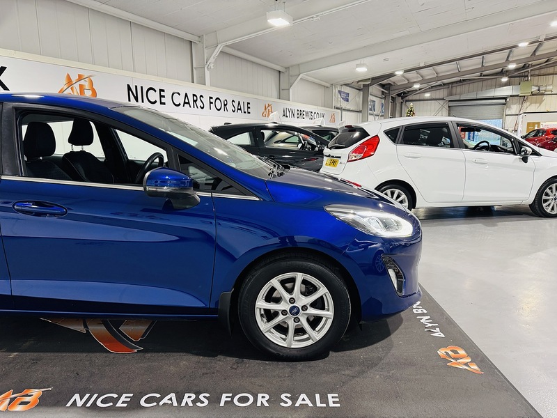 Ford 1.0T EcoBoost Zetec Hatchback 5dr Petrol Manual Euro 6 (s/s) (100 ps)