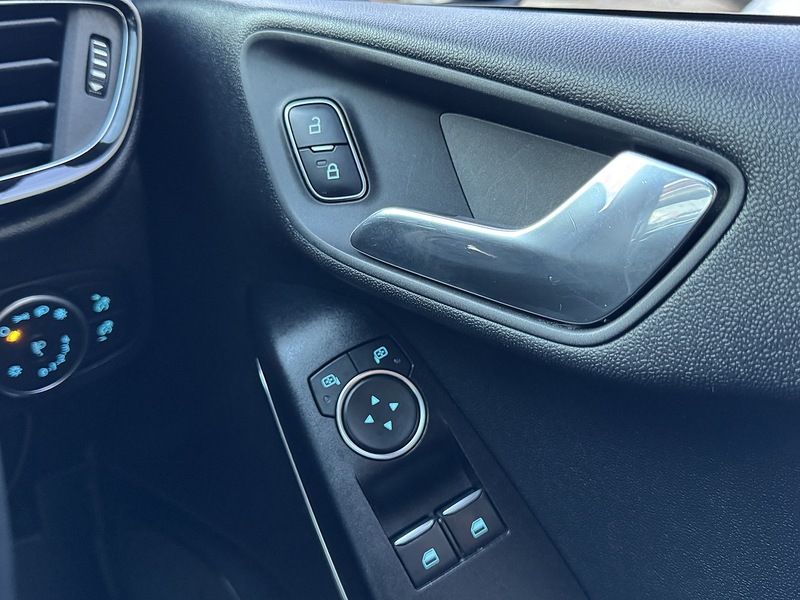 Ford 1.0T EcoBoost Zetec Hatchback 5dr Petrol Manual Euro 6 (s/s) (100 ps)