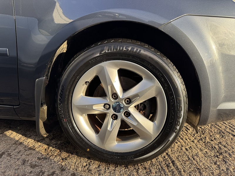 Ford 1.8 16v Zetec MPV 5dr Petrol Manual (169 g/km, 123 bhp)