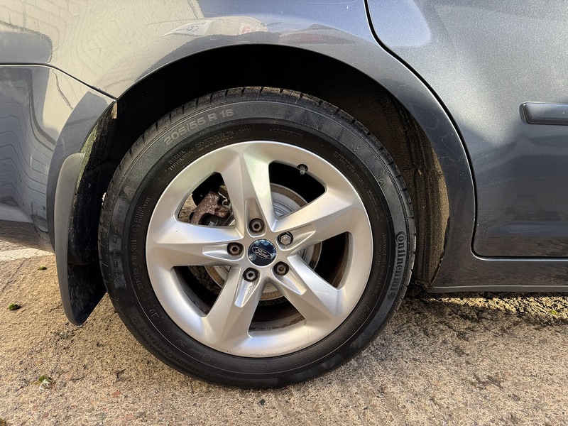 Ford 1.8 16v Zetec MPV 5dr Petrol Manual (169 g/km, 123 bhp)