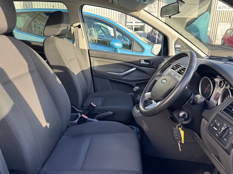 Ford 1.8 16v Zetec MPV 5dr Petrol Manual (169 g/km, 123 bhp)