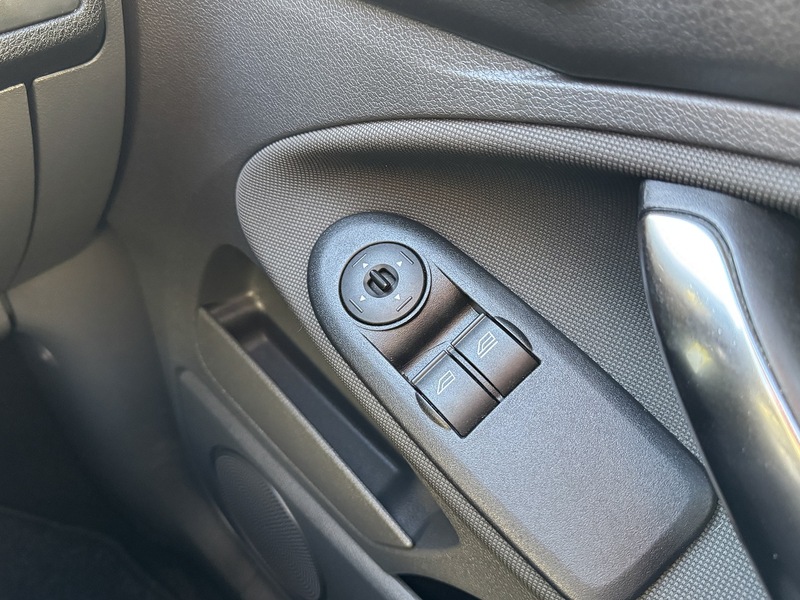 Ford 1.8 16v Zetec MPV 5dr Petrol Manual (169 g/km, 123 bhp)