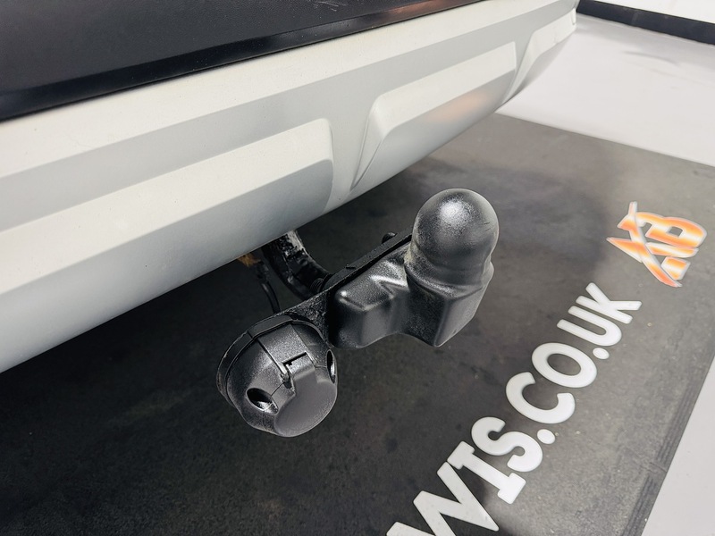 Skoda 2.0 TDI SE Outdoor 5dr Diesel DSG 4WD Euro 5 (140 ps)