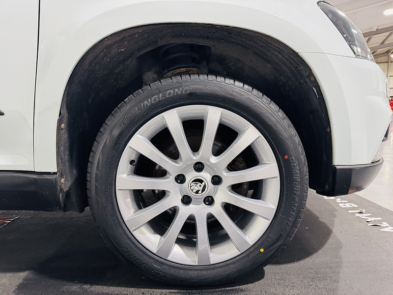 Skoda 2.0 TDI SE Outdoor 5dr Diesel DSG 4WD Euro 5 (140 ps)