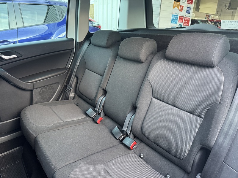 Skoda 2.0 TDI SE Outdoor 5dr Diesel DSG 4WD Euro 5 (140 ps)