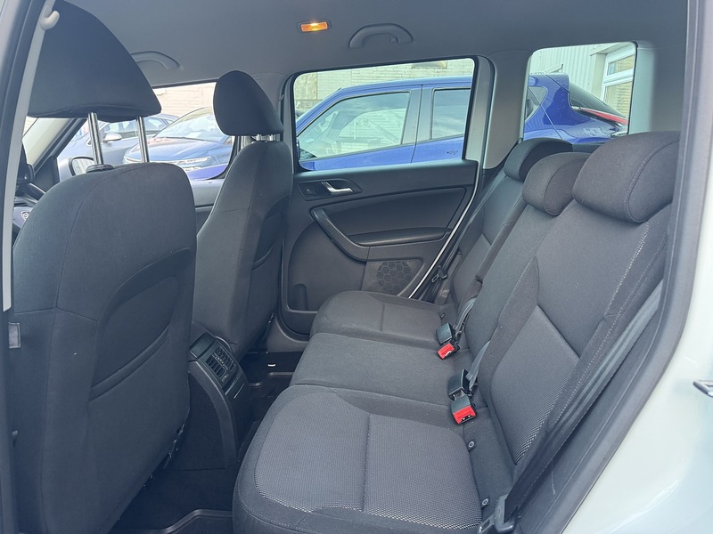 Skoda 2.0 TDI SE Outdoor 5dr Diesel DSG 4WD Euro 5 (140 ps)