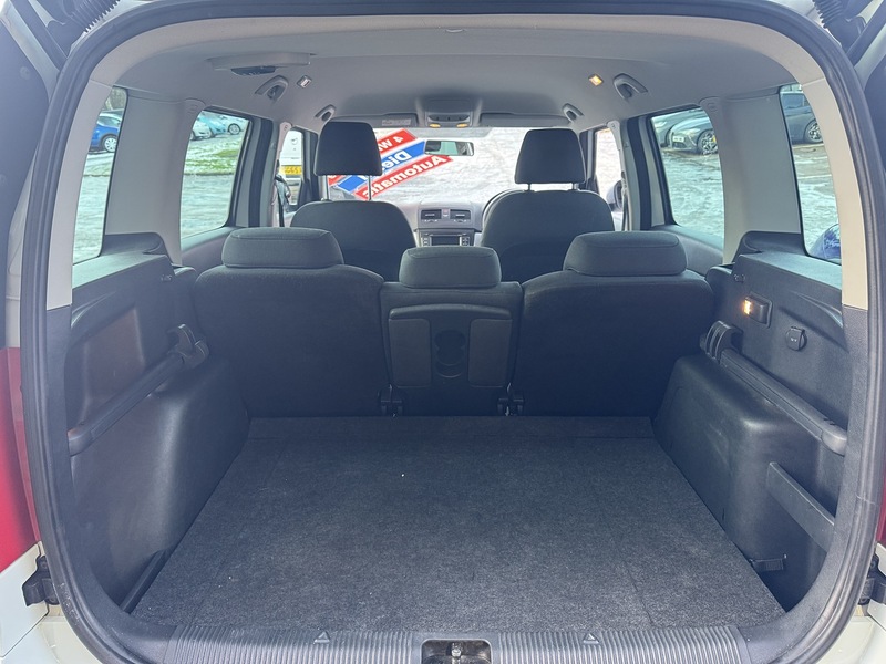 Skoda 2.0 TDI SE Outdoor 5dr Diesel DSG 4WD Euro 5 (140 ps)