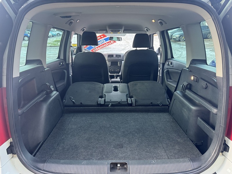 Skoda 2.0 TDI SE Outdoor 5dr Diesel DSG 4WD Euro 5 (140 ps)